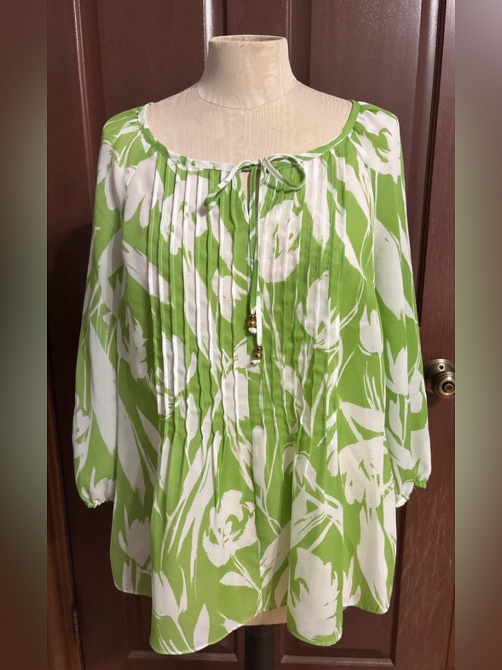 Charter Club green and white floral sheer blouse top size medium